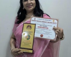 Best Teacher Award of the Year by the Bhandup Medicos Community. 