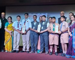 Vyankatesh and Nishit won the Quiz competition 